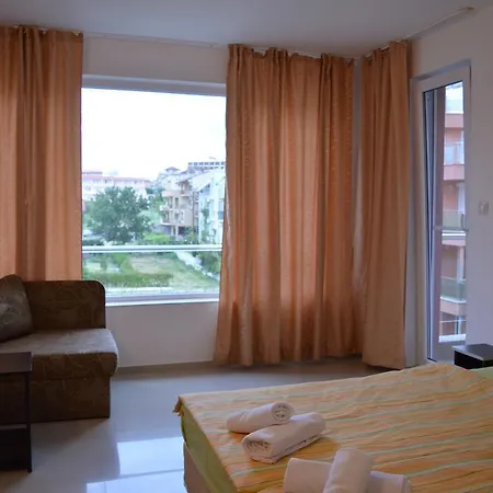 Paradise Hotel 3*