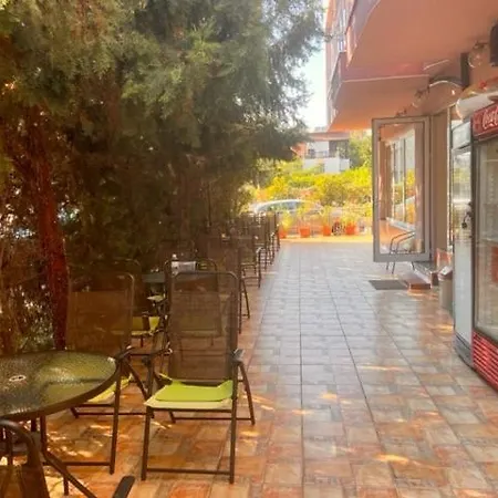 Paradise Hotel Lozenets