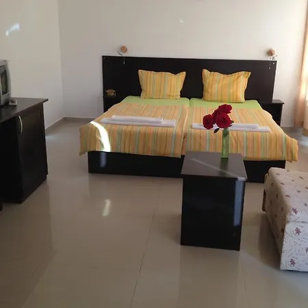 Paradise Hotel Lozenets